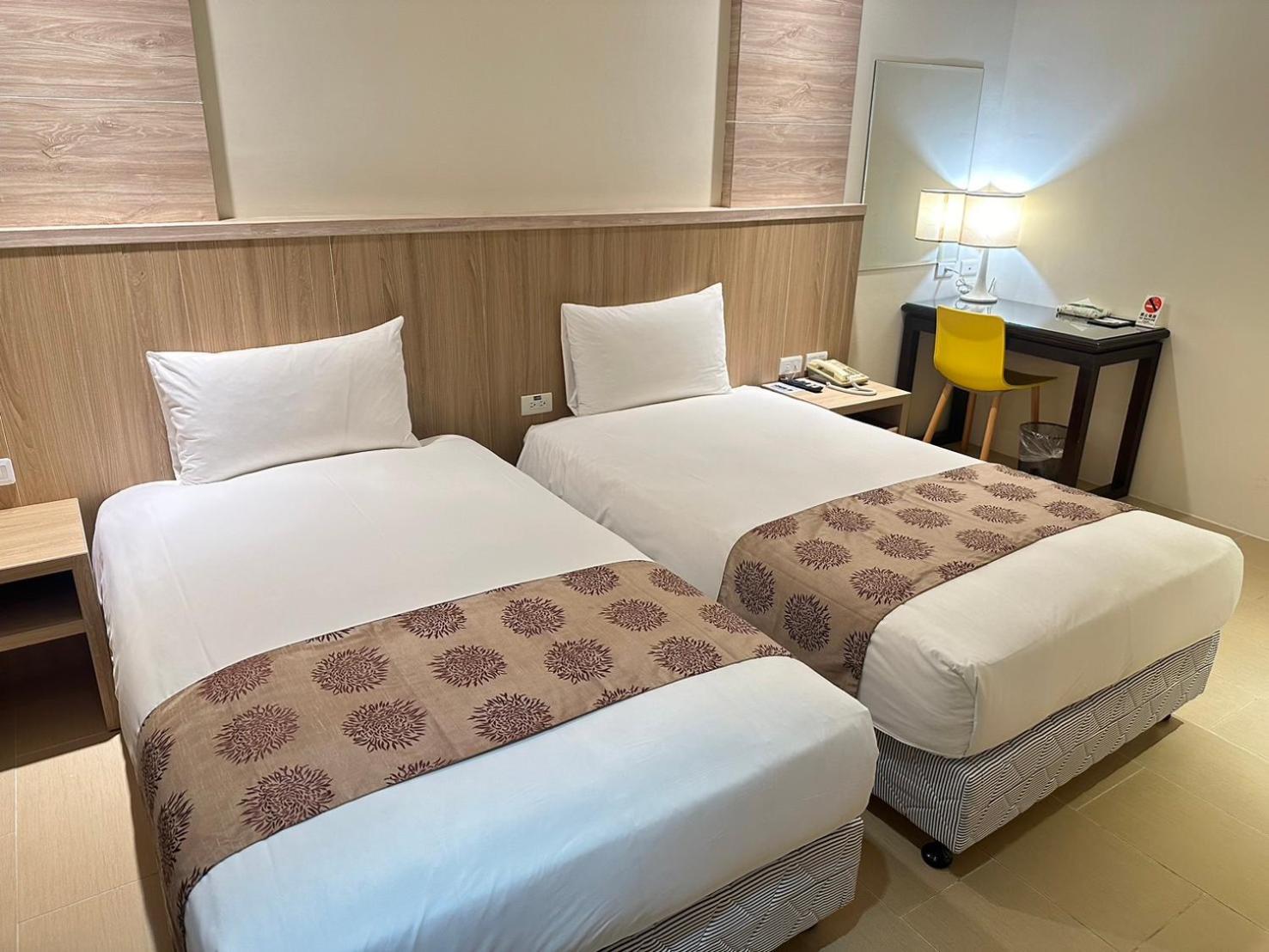 East Town 26 Hotel Хуалиен Сити Екстериор снимка