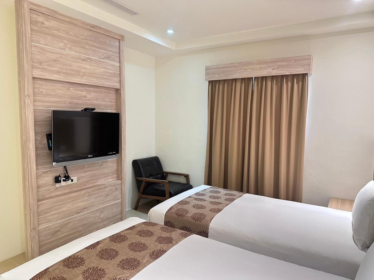 East Town 26 Hotel Хуалиен Сити Екстериор снимка
