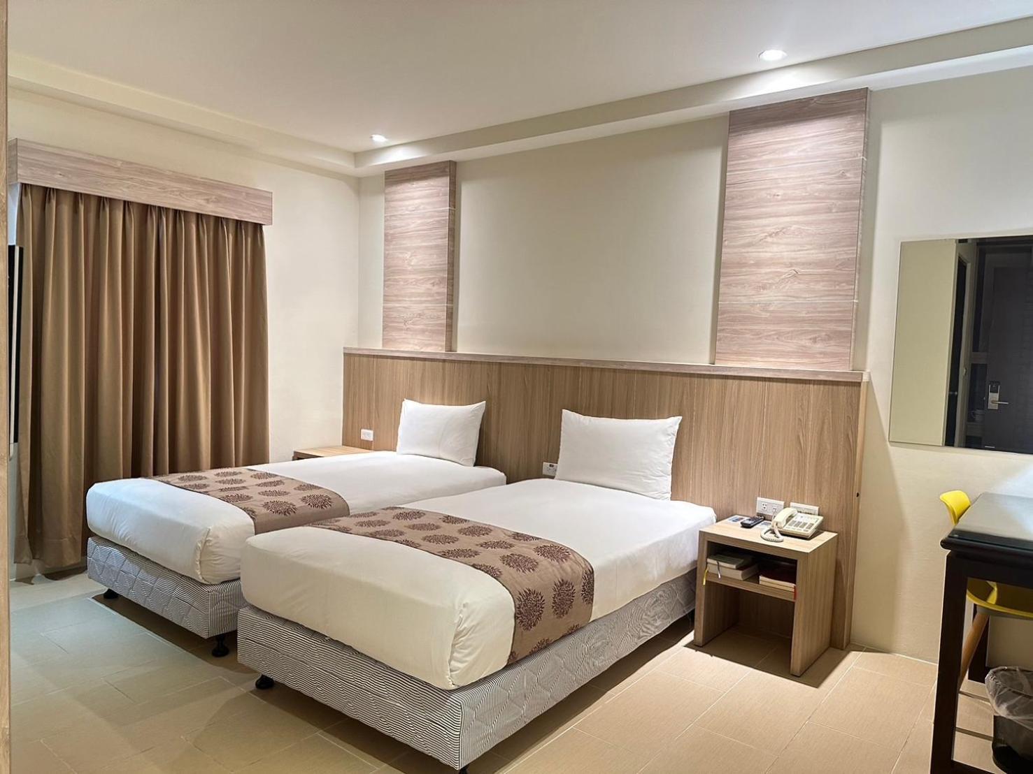 East Town 26 Hotel Хуалиен Сити Екстериор снимка