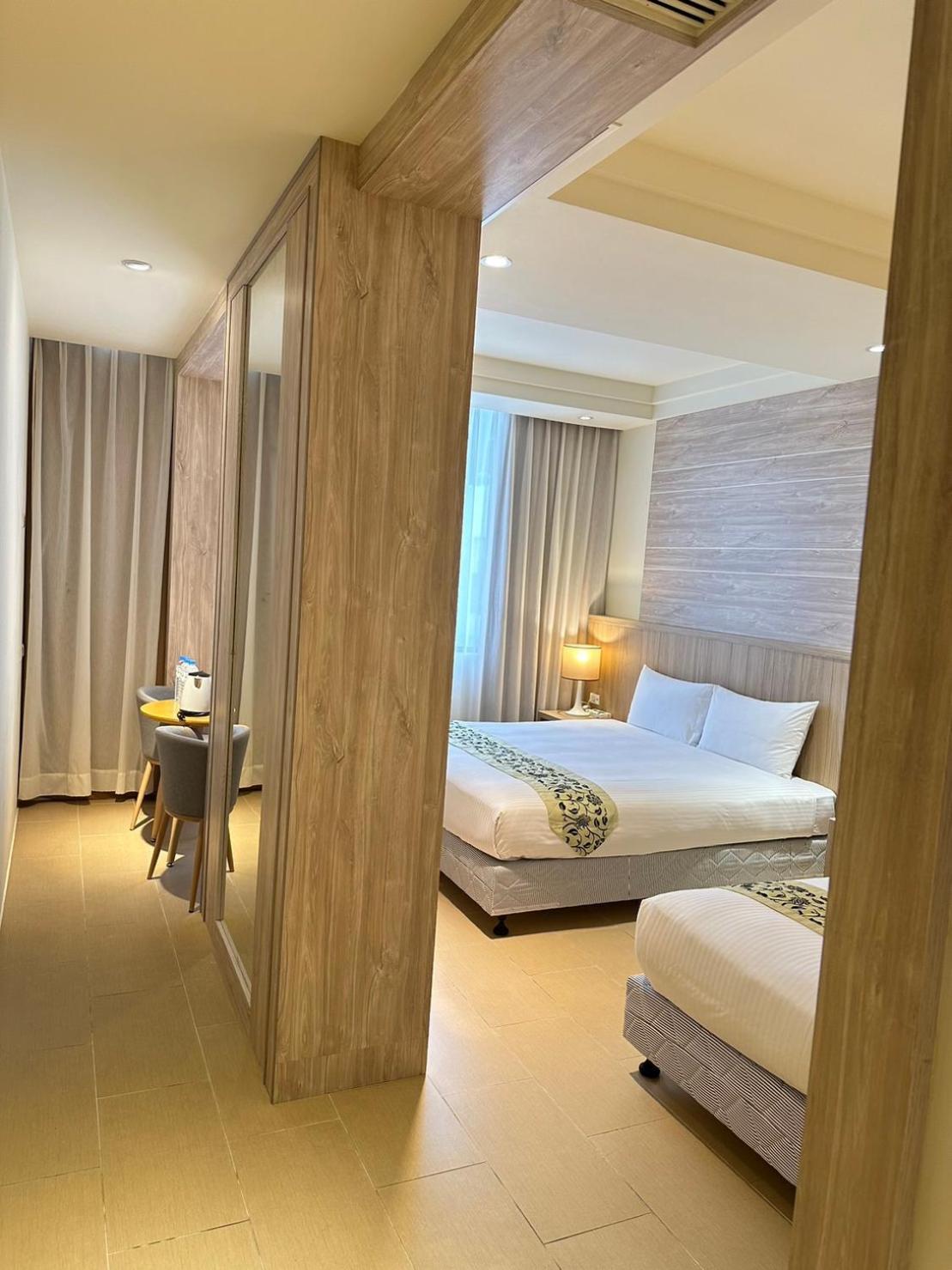 East Town 26 Hotel Хуалиен Сити Екстериор снимка
