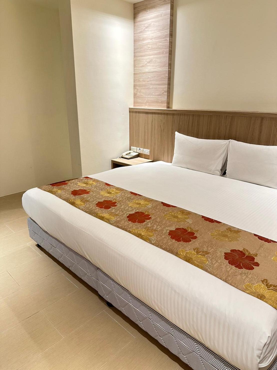 East Town 26 Hotel Хуалиен Сити Екстериор снимка