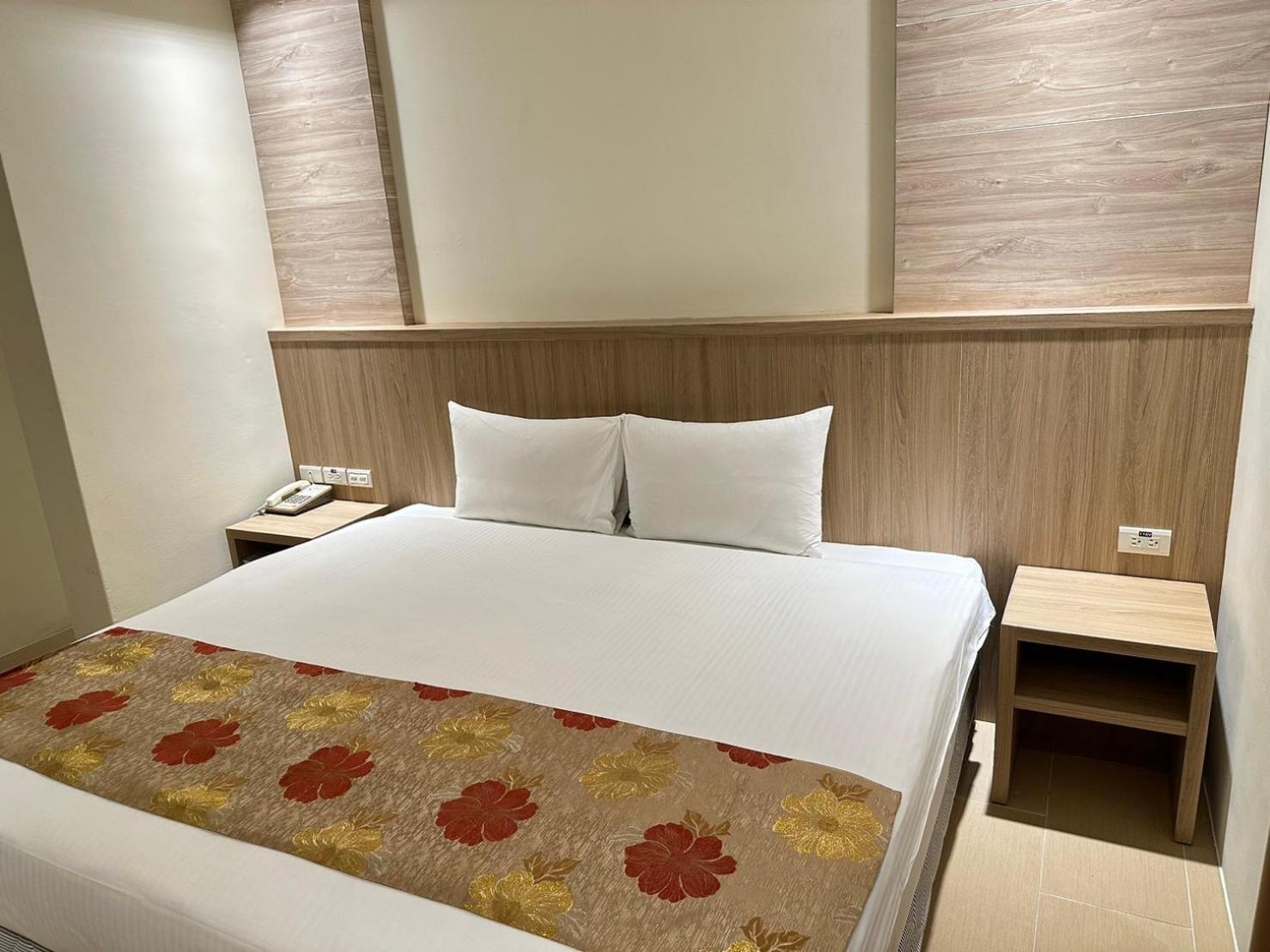 East Town 26 Hotel Хуалиен Сити Екстериор снимка