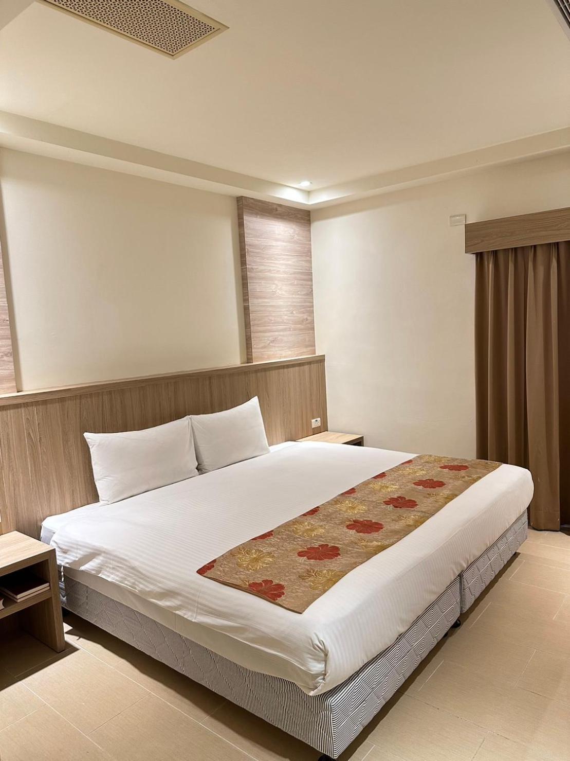 East Town 26 Hotel Хуалиен Сити Екстериор снимка