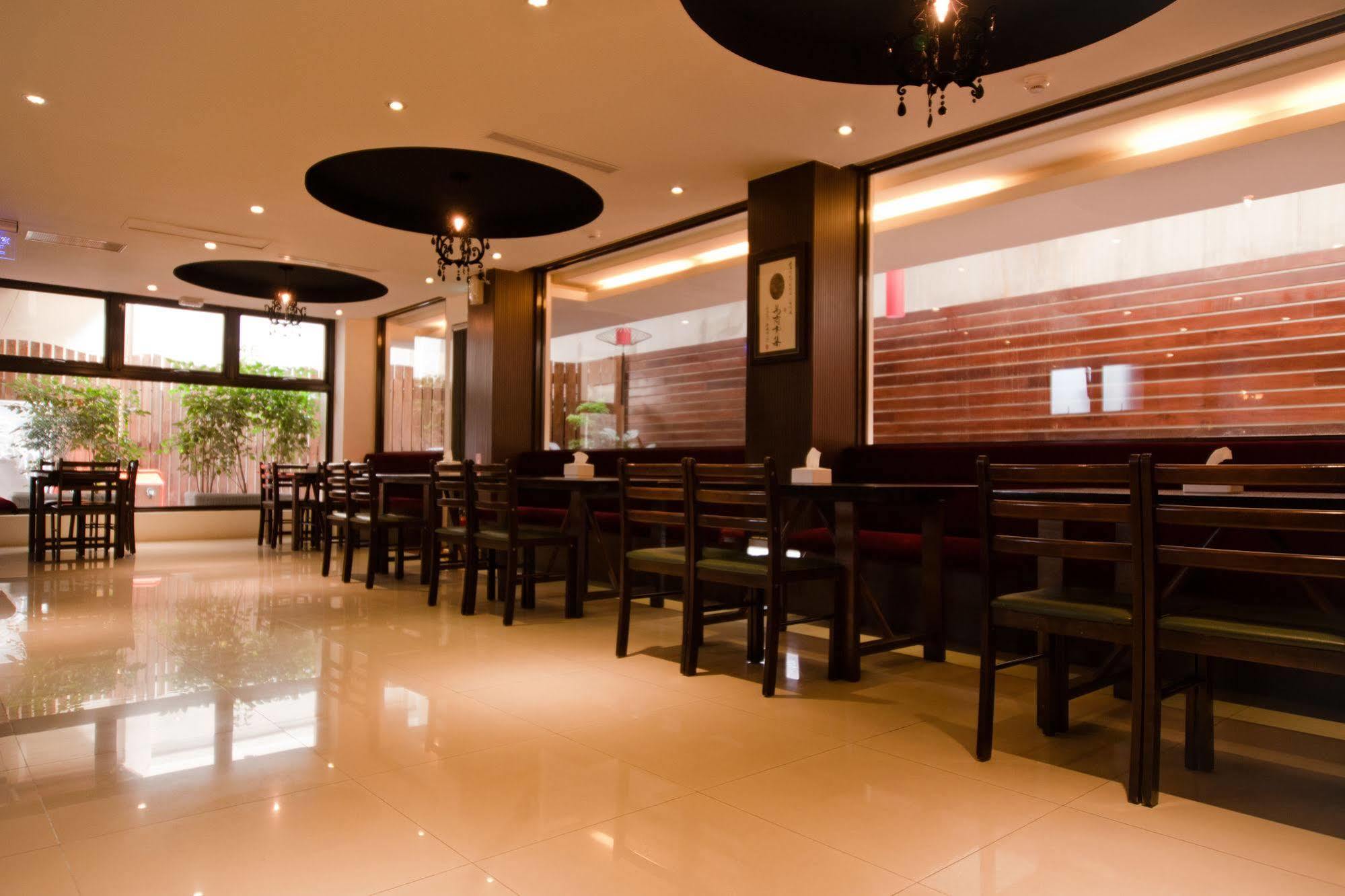 East Town 26 Hotel Хуалиен Сити Екстериор снимка