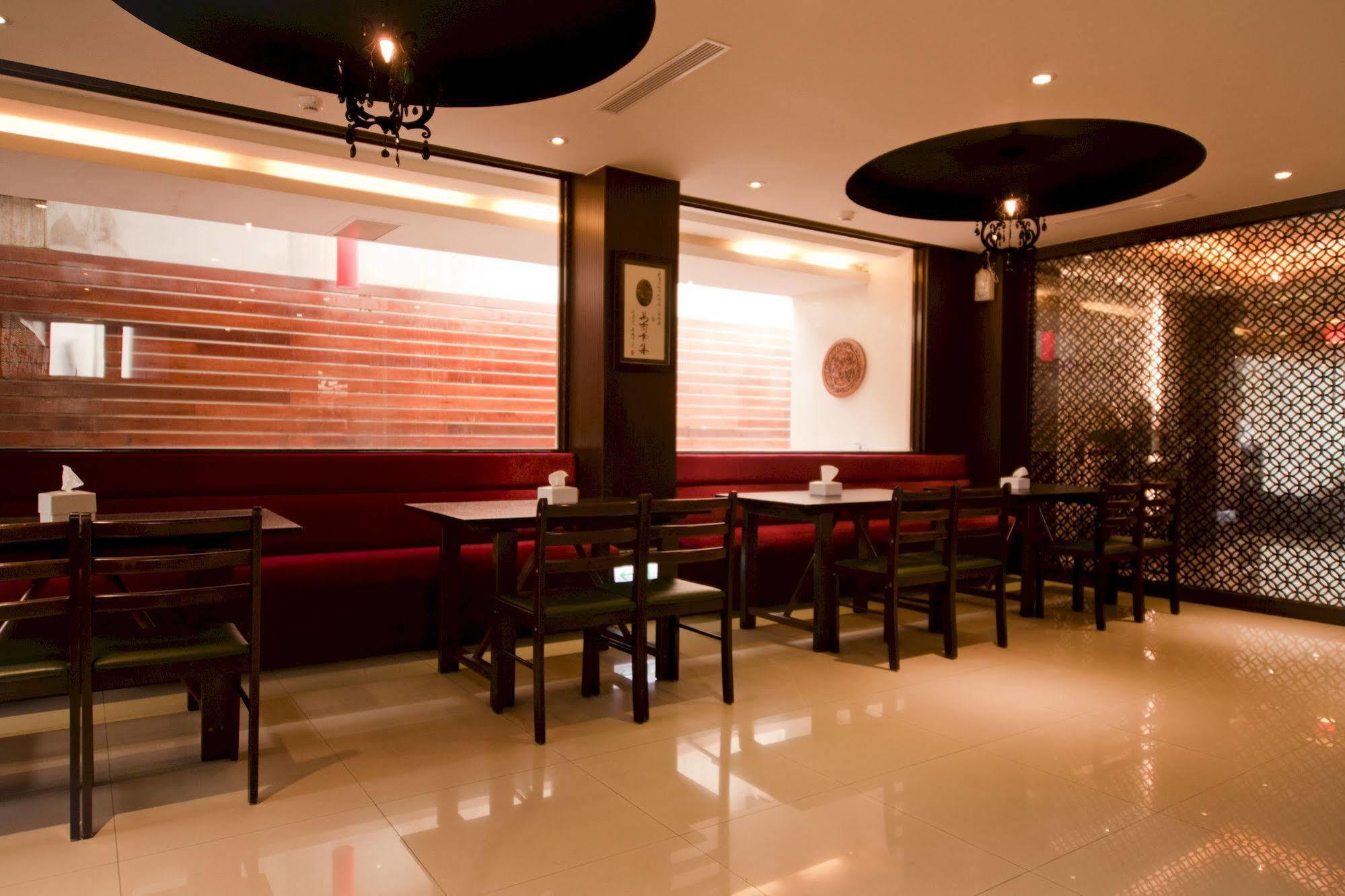 East Town 26 Hotel Хуалиен Сити Екстериор снимка