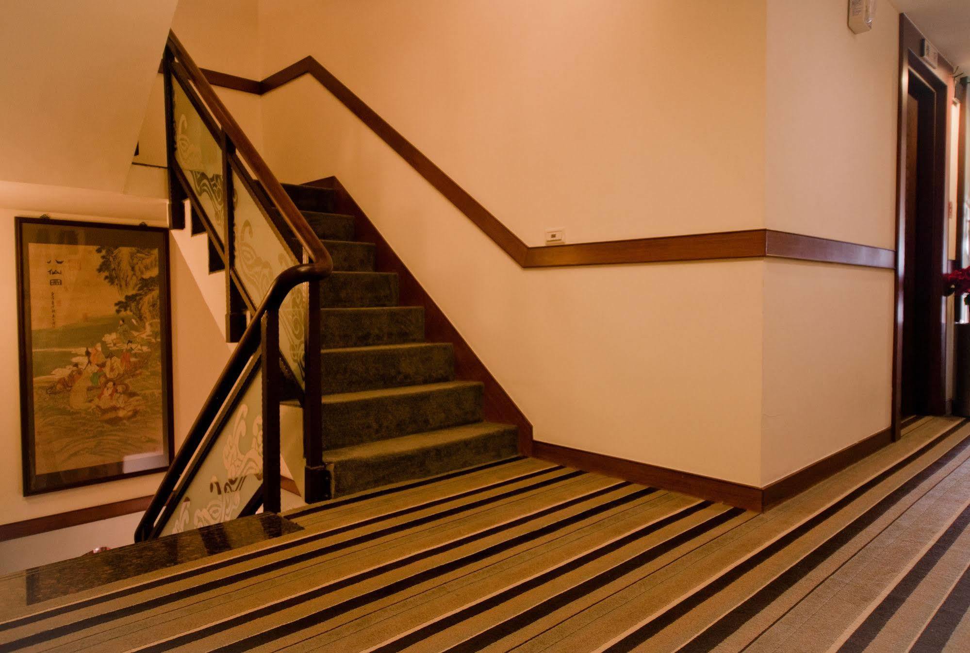 East Town 26 Hotel Хуалиен Сити Екстериор снимка