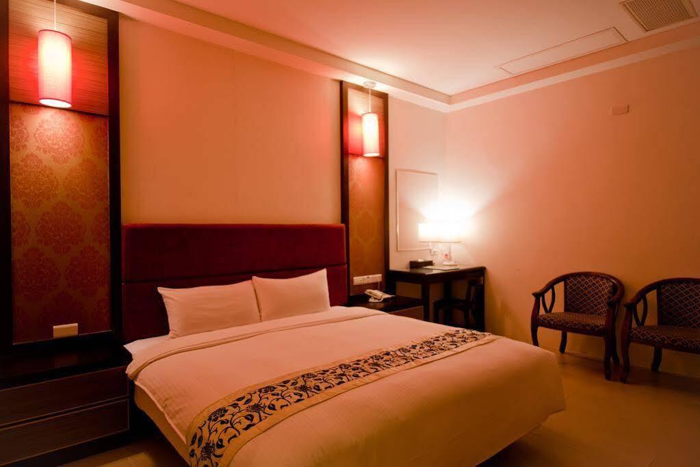 East Town 26 Hotel Хуалиен Сити Екстериор снимка
