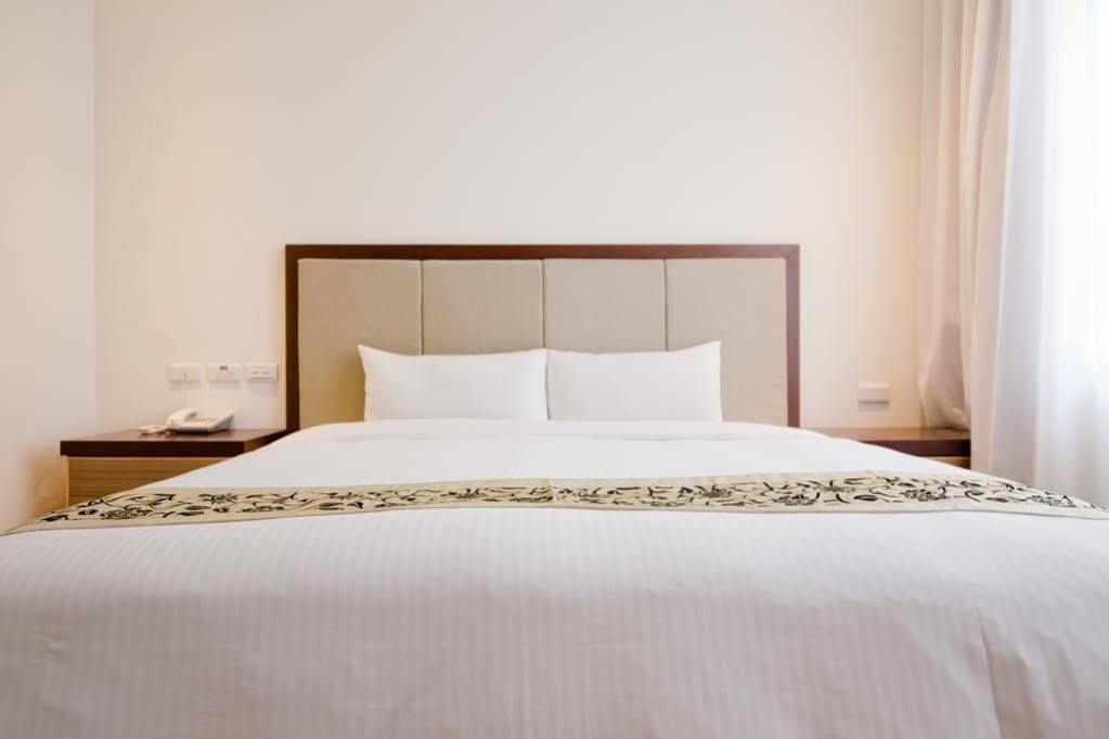 East Town 26 Hotel Хуалиен Сити Екстериор снимка
