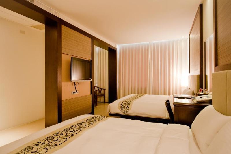 East Town 26 Hotel Хуалиен Сити Екстериор снимка